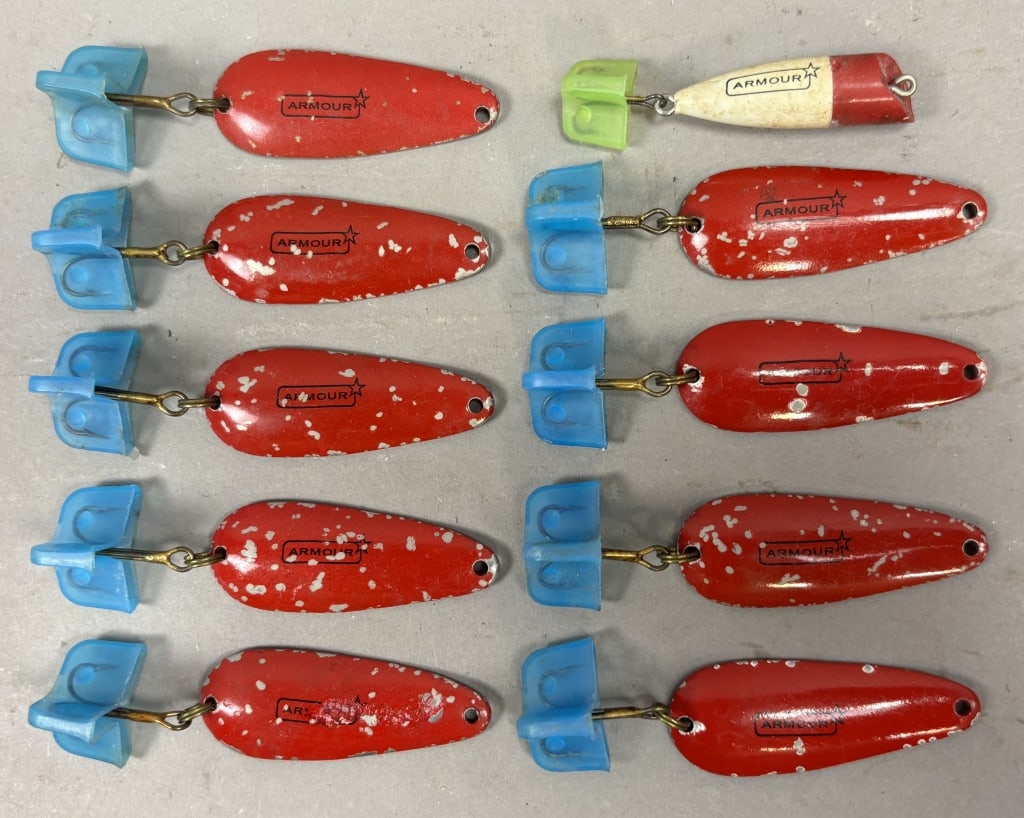 Lot of 10 Armour Treble Hook Fishing Lures (1 of 7)