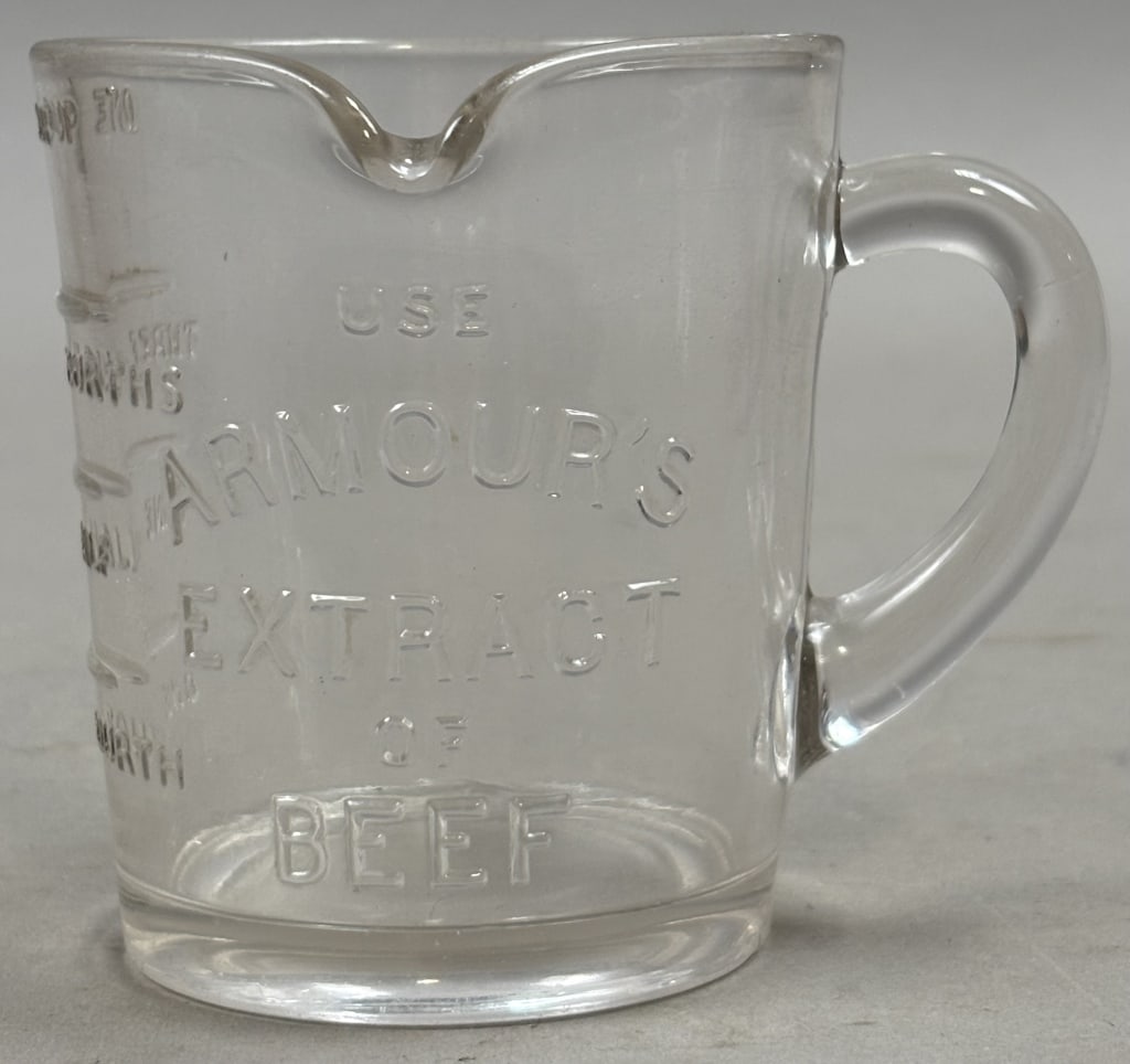 Armour's Extract of Beef Measuring Cup: Please make sure you view all photos and ask any questions you may have! Great original collectible item. This is day 1 of our 2 day one owner auction event. Thanks and have a great day! Holler & Hamm