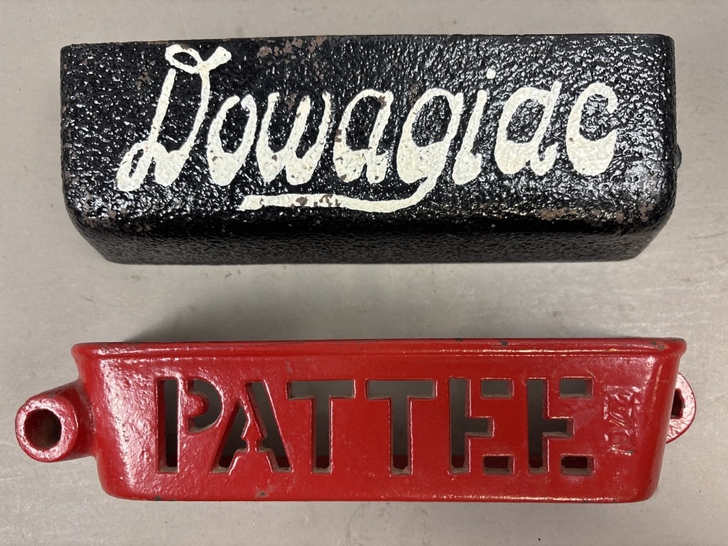 Pair of Dowagiac & Pattee Metal Holders: Please make sure you view all photos and ask any questions you may have! Great original collectible item. This is day 1 of our 2 day one owner auction event. Thanks and have a great day! Holler & Hamm