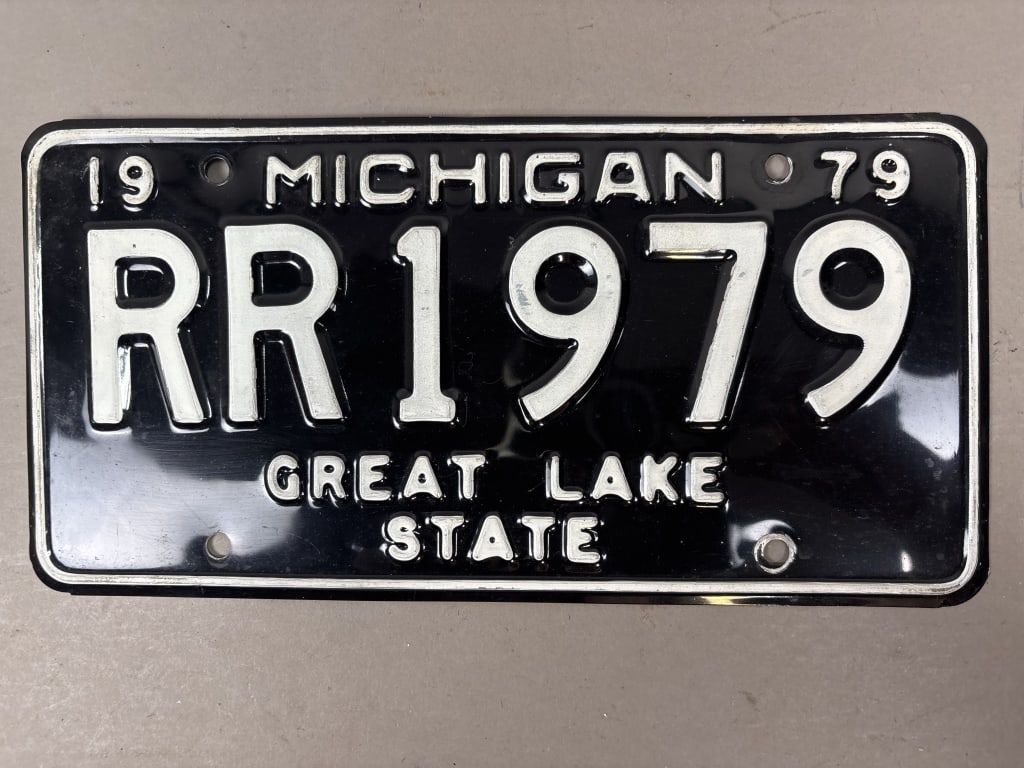 1979 Rolls Royce Michigan Personalized Plate: See all photos as a better idea of condition.