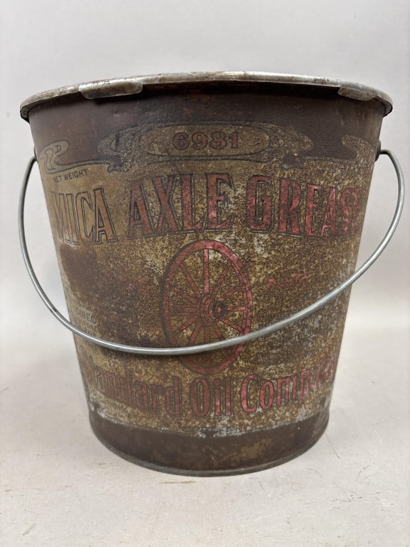 Mica Acle Grease Standard Oil Co Bucket w/ Handle: See all photos as a better idea of condition.
