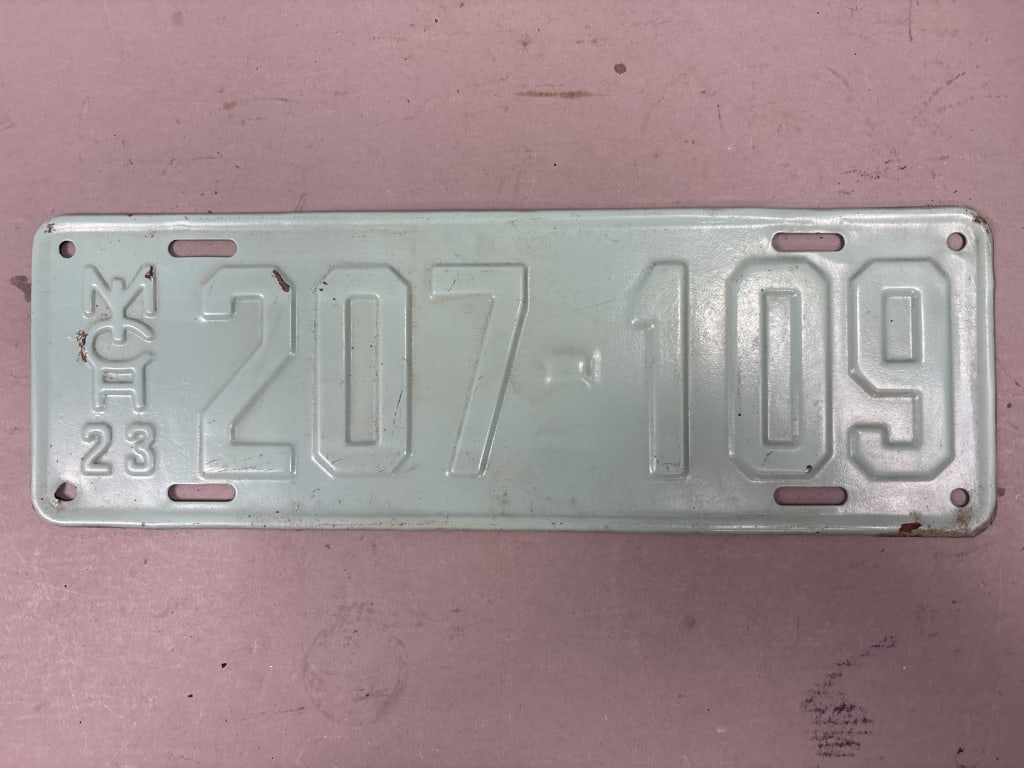 1923 Antique Teal Michigan License Plate Repainted (1 of 5)