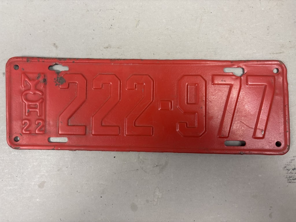 1922 Vintage Red Michigan License Plate Repainted (1 of 5)