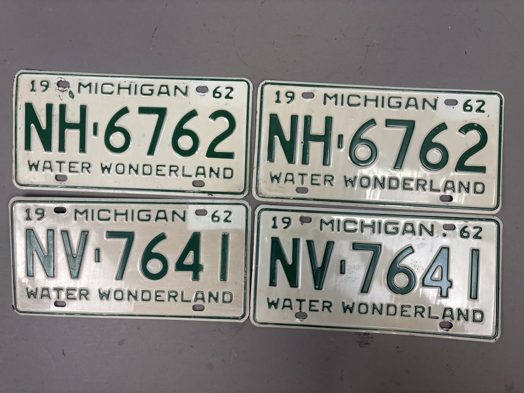 2 Pairs 1962 Water Wonderland Michigan Plates: See all photos as a better idea of condition.