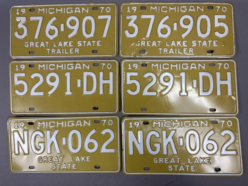 6 1970 Michigan Great Lakes State License Plates: See all photos as a better idea of condition.
