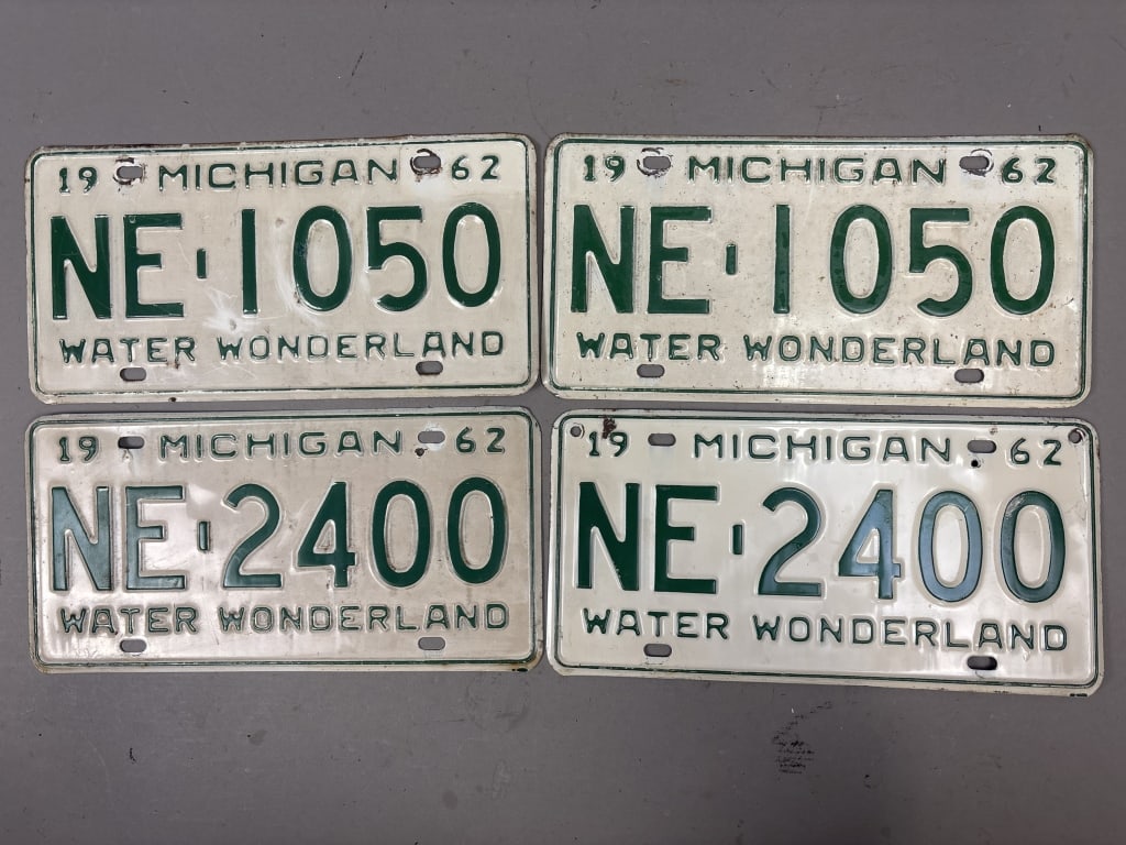 2 Pair 1962 Michigan Water Wonderland Plates: See all photos as a better idea of condition.