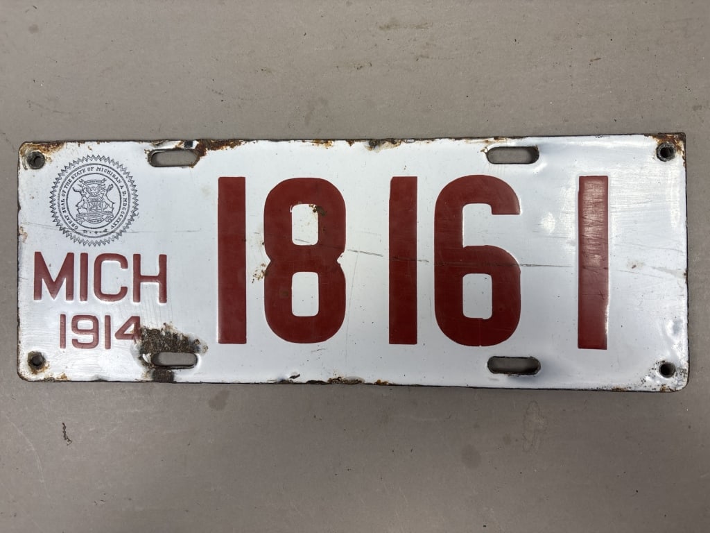 1914 Michigan 18161 Porcelain License Plate: See all photos as a better idea of condition.