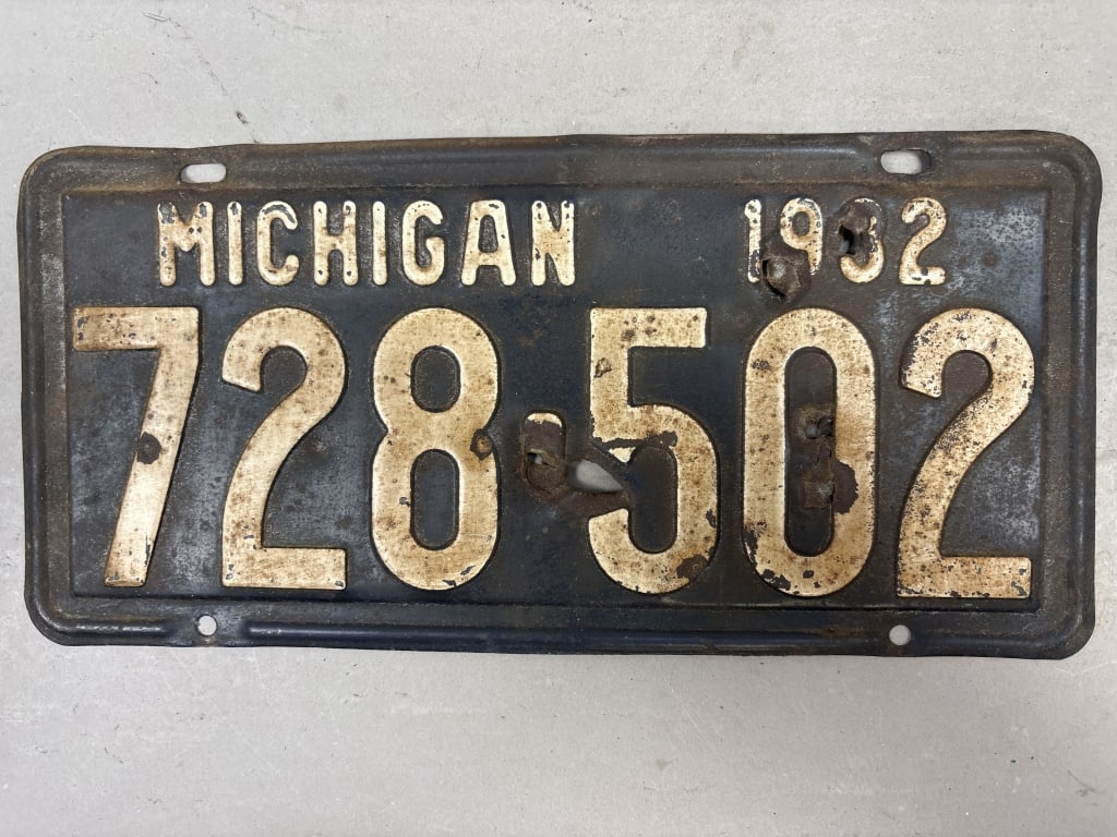 1932 Michigan 728502 Vintage License Plate: See all photos as a better idea of condition.