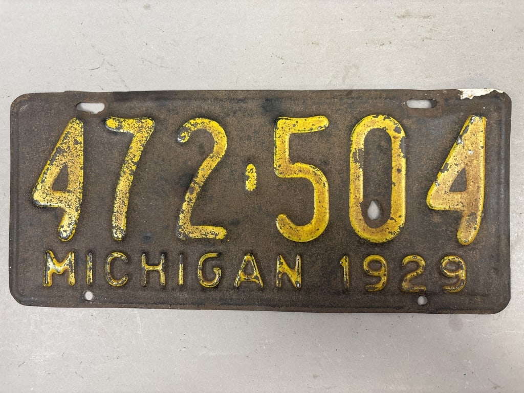 1929 Michigan 472504 Vintage License Plate: See all photos as a better idea of condition.
