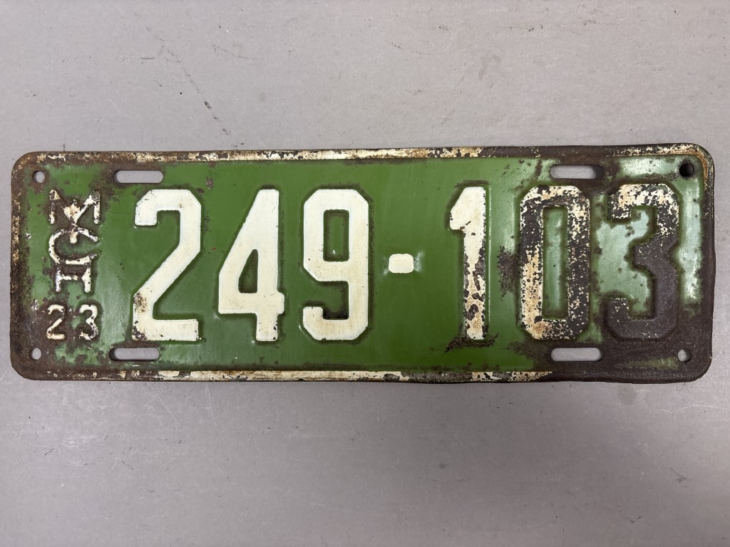 1923 Michigan 249103 Vintage License Plate: See all photos as a better idea of condition.