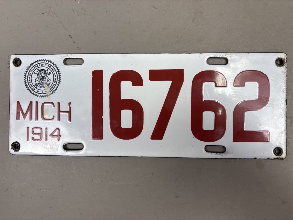 1914 Michigan 16762 Vintage License Plate: See all photos as a better idea of condition.