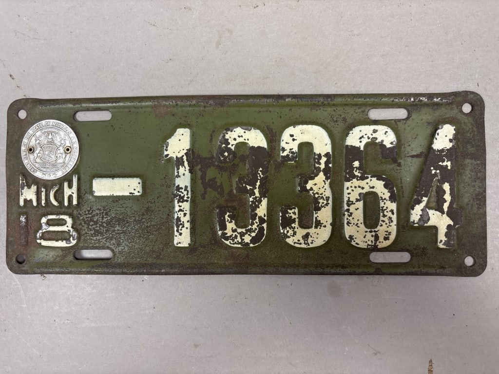 1918 Michigan 13364 Vintage License Plate: See all photos as a better idea of condition.