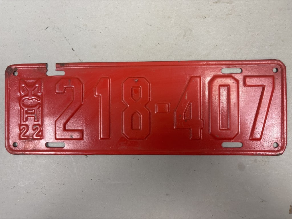 1922 Michigan 218407 Vintage License Plate: See all photos as a better idea of condition.