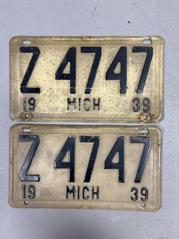 Pair of 1939 Michigan Z4747 Vintage License Plates: See all photos as a better idea of condition.