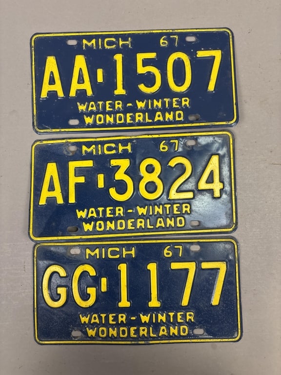 Lot of 3 1967 Michigan Water Winter Wonderland: See all photos as a better idea of condition.
