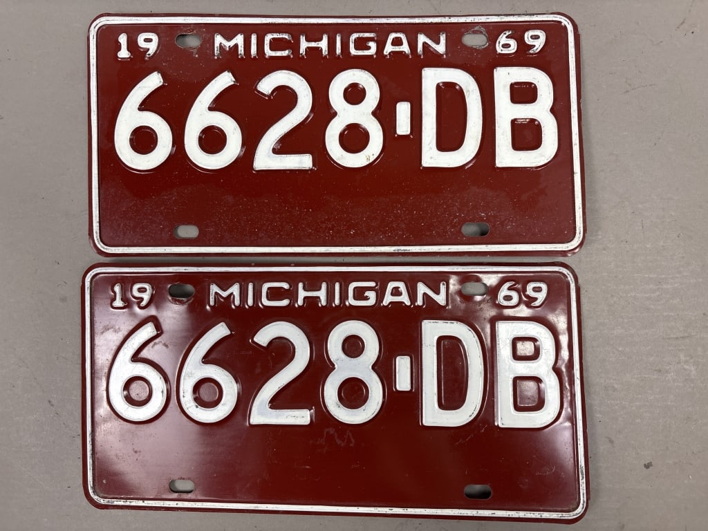 Pair of 1969 Michigan 6628-DB License Plates (1 of 2)