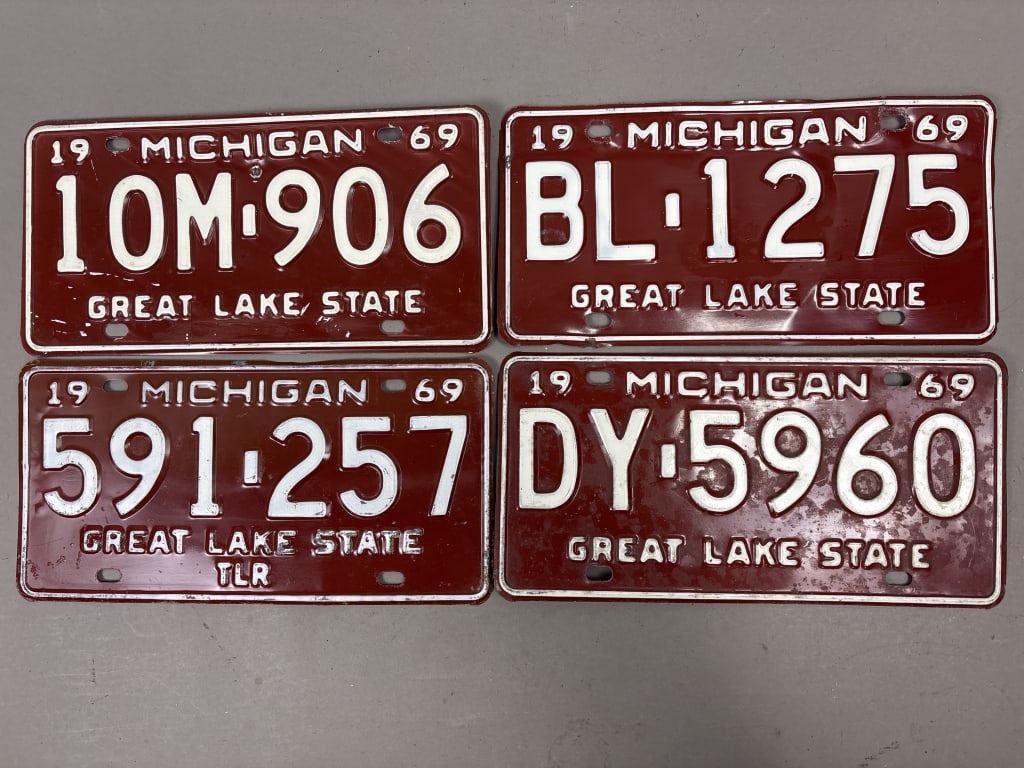 Lot of 4 1969 Michigan Trailer License Plates (1 of 2)