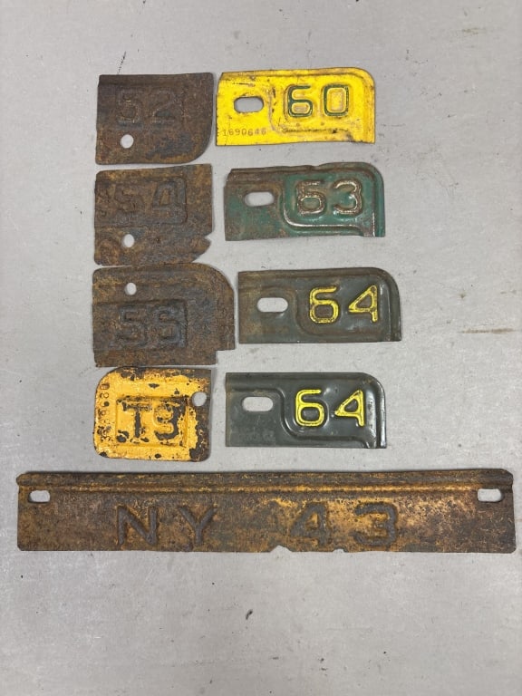 Lot 9 1940s 1950s 1960s License Plate Tags: See all photos as a better idea of condition.