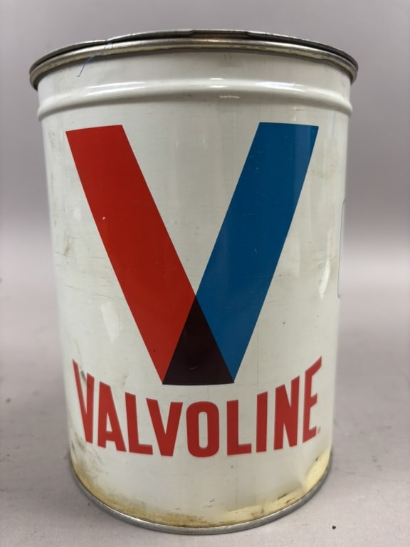 Valvoline BG-2 Medium Wheel Bearing 1LB Grease Can: Please make sure you view all photos and ask any questions you may have! Great original collectible item. This is day 1 of our 2 day one owner auction event. Thanks and have a great day! Holler & Hamm