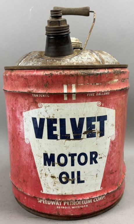 Velvet Motor Oil Speedway 5 Gallon Detroit MI Can: Great rare original Detroit can with obvious wear as shown.