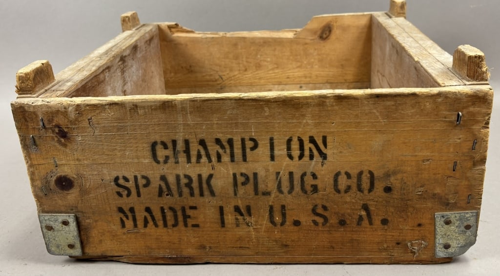 Champion Spark Plug USA Made Wooden Shipping Crate (1 of 10)