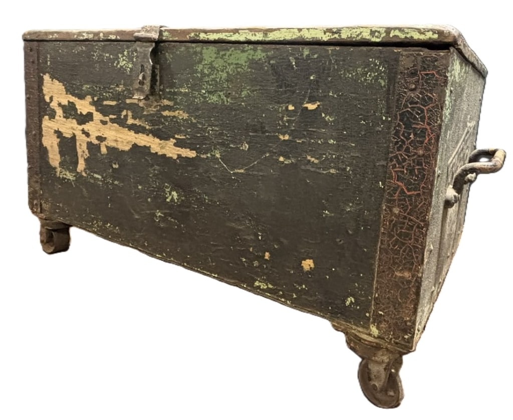 Antique 20s Packard Motor Car Trunk Made w/ Signs (1 of 17)