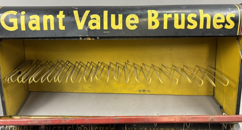 Giant Value Brushes 40s Countertop Store Display - 8