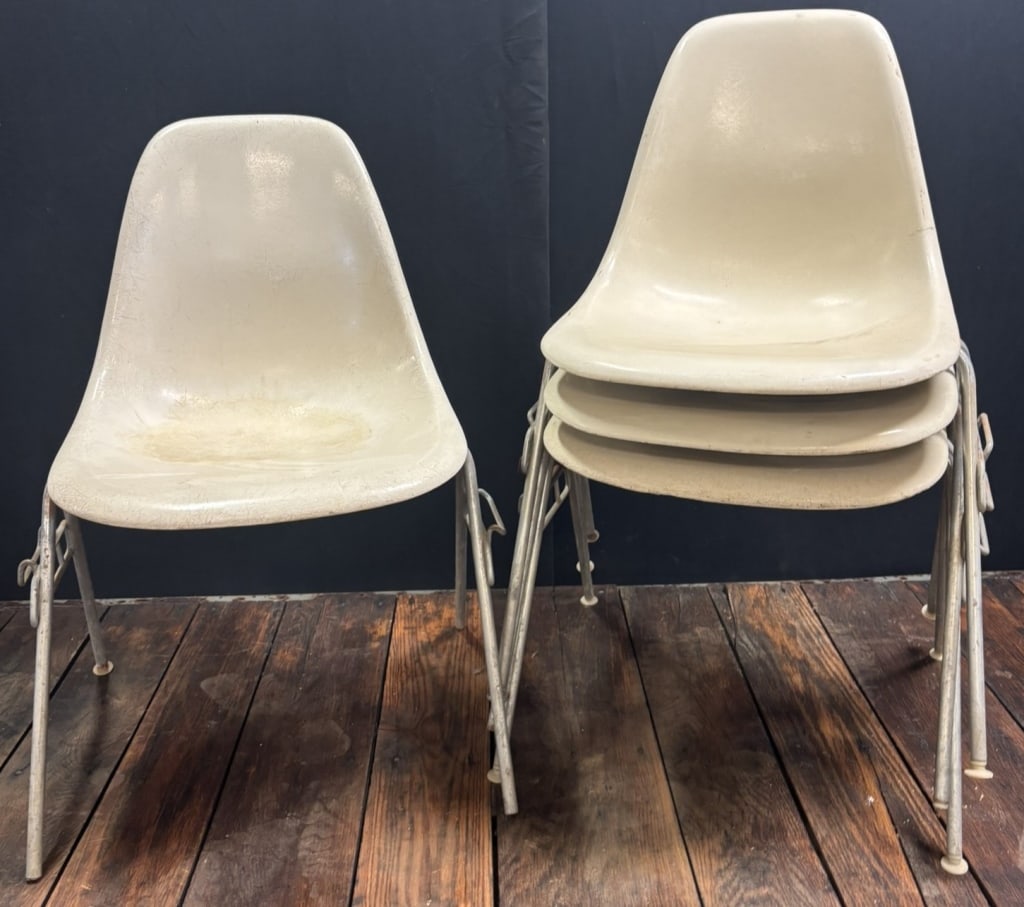 4 Matching HERMAN MILLER MCM 70s Shell Chairs (1 of 8)