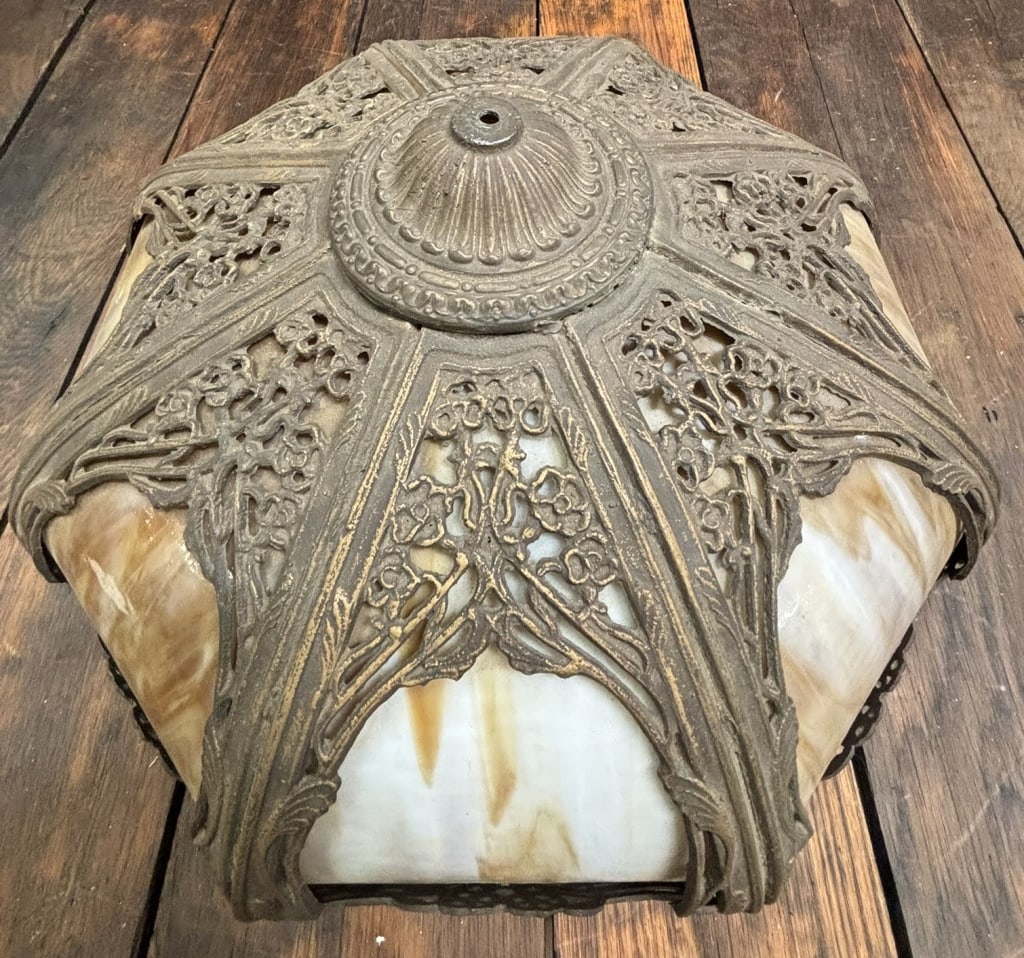 Edward Miller Co Antique Stained Glass Lamp Shade: Beautiful all original "ED" marked shade. 19" diameter x 8" tall
