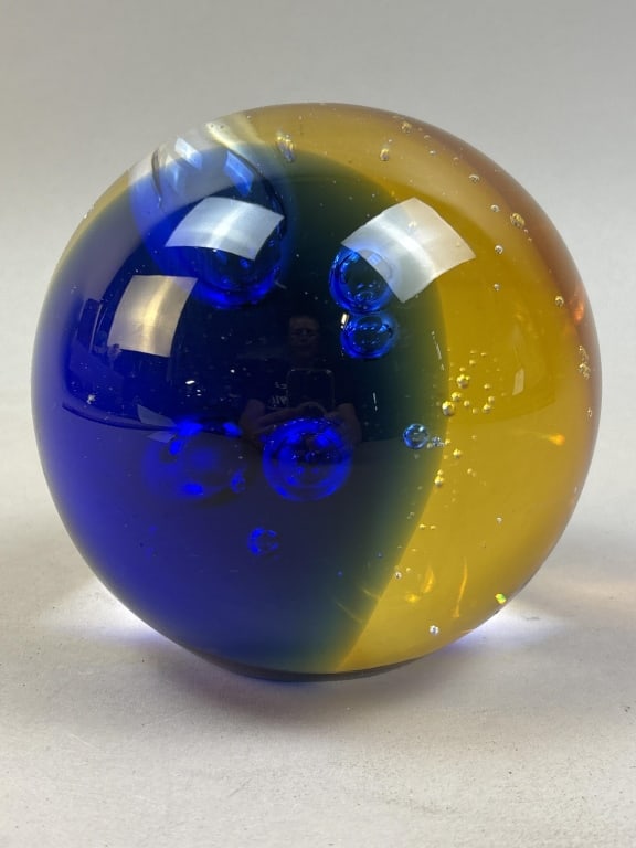 4.5" Bubble Blue Amber Sphere Glass Paperweight: Please make sure you view all photos and ask any questions you may have! Great original collectible item. This is day 1 of our 2 day one owner auction event. Thanks and have a great day! Holler &