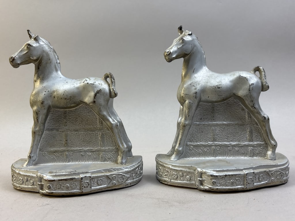 Pair of Zion Canyon National Park Horse Bookends: Please make sure you view all photos and ask any questions you may have! Great original collectible item. This is day 1 of our 2 day one owner auction event. Thanks and have a great day! Holler &
