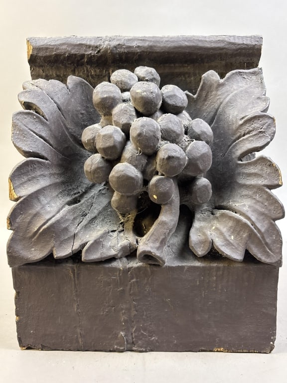 Antique Victorian Era Carved Wooden Grape Corbel (1 of 9)