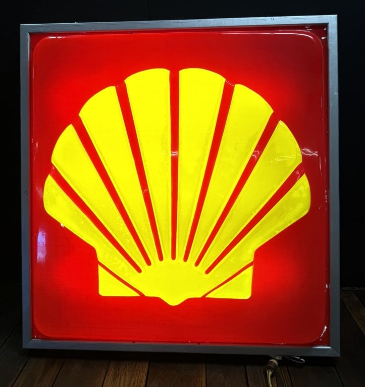 Vintage Shell Gas Station Plastic Lighted 4' Sign (1 of 10)