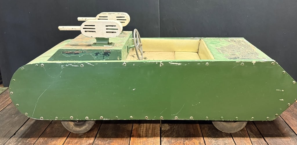 Antique 40s Carnival WW2 Era Military Tank Ride (1 of 12)