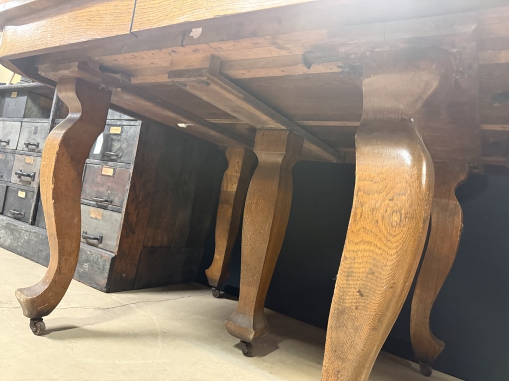 Antique Robbins Style Oak Dining Room Table - 12