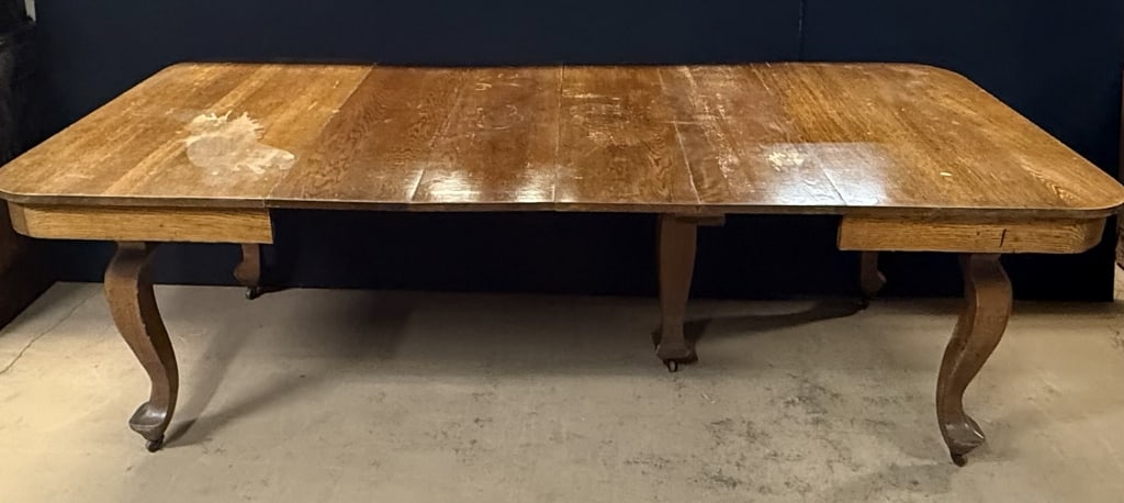 Antique Robbins Style Oak Dining Room Table (1 of 12)