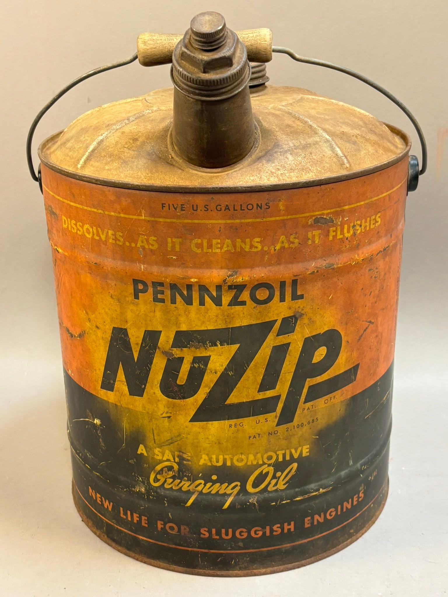 Pennzoil NuZip 1940s Original 5 Gallon Motor Oil C: Measurements in photos PLEASE NOTE WE OFFER IN HOUSE SHIPPING & HAVE BIDDING AVAILABLE ON OUR OWN WEBSITE! If you win on LIVE AUCTIONEERS, please click "SELF ARRANGED SHIPPING" and keep on the lookout