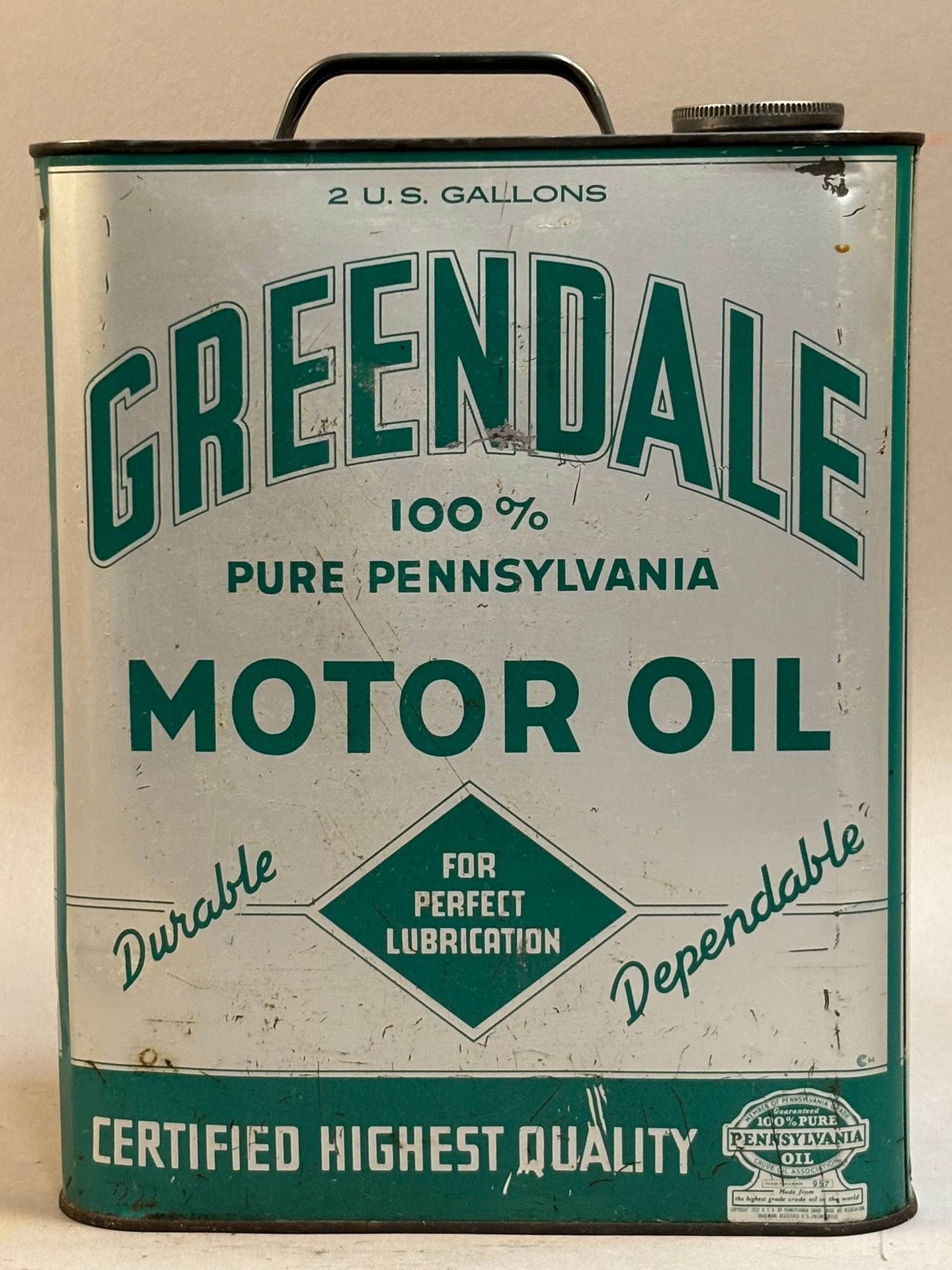 Greendale Motor Oil 100% Pure Pennsylvania 2 Gallo: Measurements in photos PLEASE NOTE WE OFFER IN HOUSE SHIPPING & HAVE BIDDING AVAILABLE ON OUR OWN WEBSITE! If you win on LIVE AUCTIONEERS, please click "SELF ARRANGED SHIPPING" and keep on the lookout