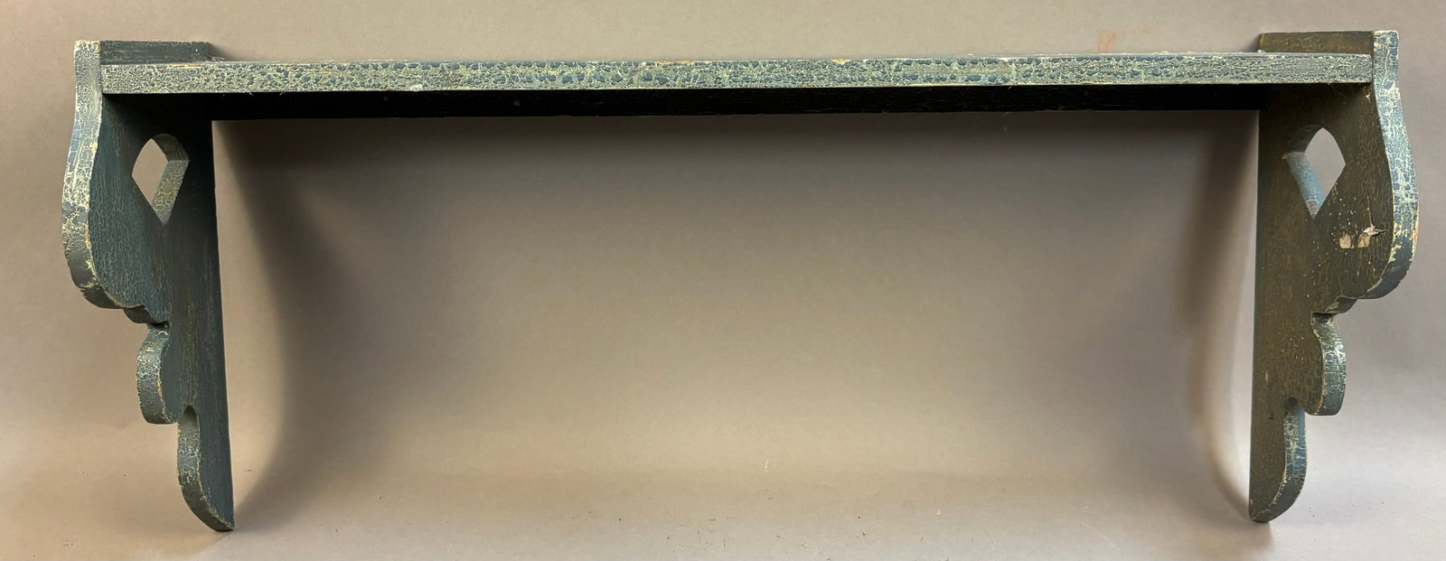 Green Woodedn Shelf Approx 25"x6"x11 1/2": Measurements in photos PLEASE NOTE WE OFFER IN HOUSE SHIPPING & HAVE BIDDING AVAILABLE ON OUR OWN WEBSITE! If you win on LIVE AUCTIONEERS, please click "SELF ARRANGED SHIPPING" and keep on the lookout