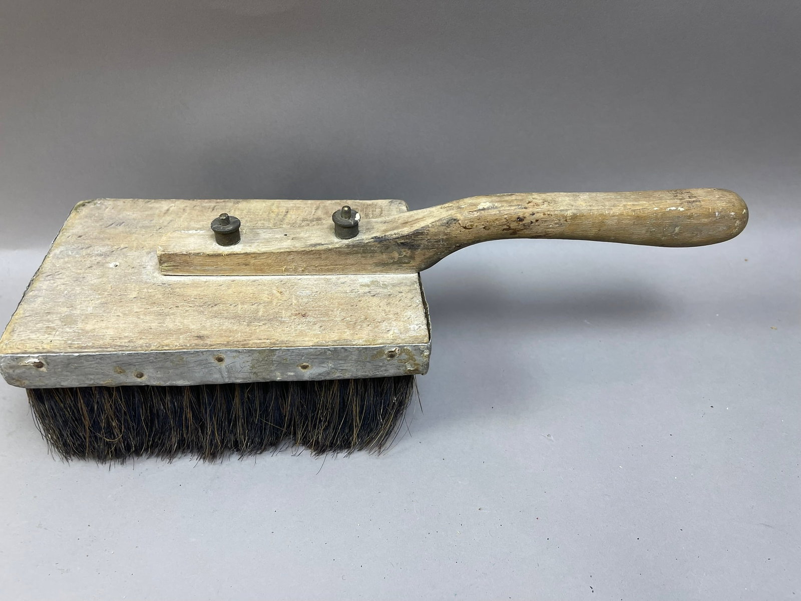 VIntage Wooden Handled Wallpaper Smoothing Brush: Measurements in photos PLEASE NOTE WE OFFER IN HOUSE SHIPPING & HAVE BIDDING AVAILABLE ON OUR OWN WEBSITE! If you win on LIVE AUCTIONEERS, please click "SELF ARRANGED SHIPPING" and keep on the