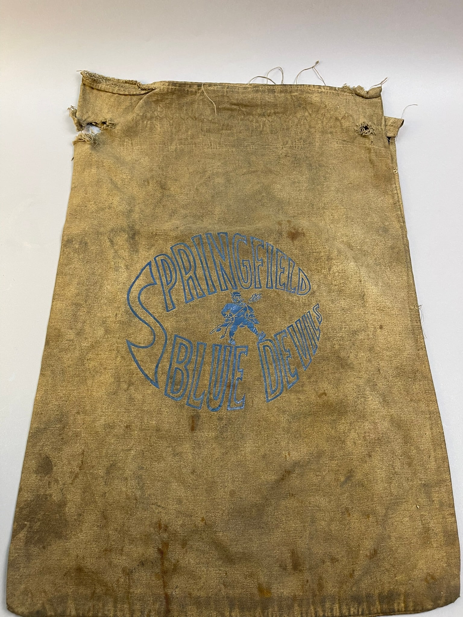 Vintage Springfield Blue Devils Bag Sack: Measurements in photos PLEASE NOTE WE OFFER IN HOUSE SHIPPING & HAVE BIDDING AVAILABLE ON OUR OWN WEBSITE! If you win on LIVE AUCTIONEERS, please click "SELF ARRANGED SHIPPING" and keep on the lookout