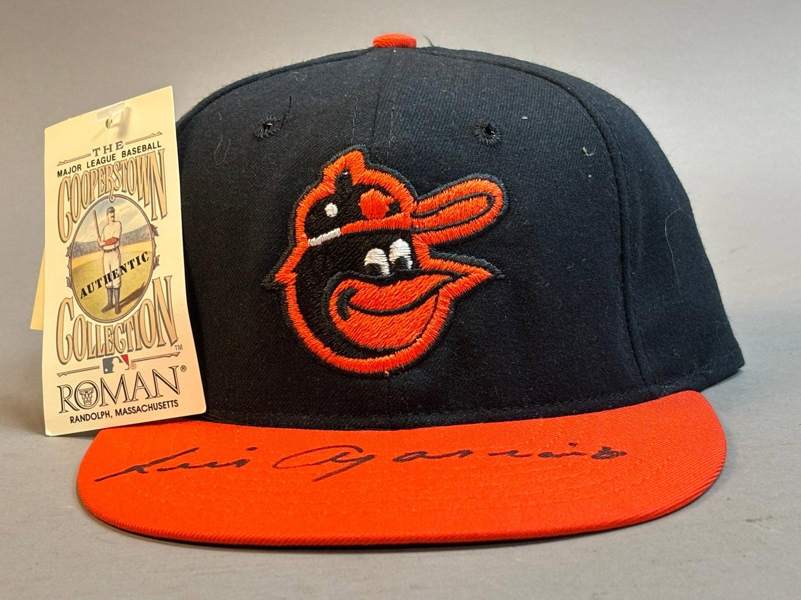 Luis Aparicio Baltimore Orioles Signed 7 1/8 Hat: Nice original hat. Signature obtained in person.