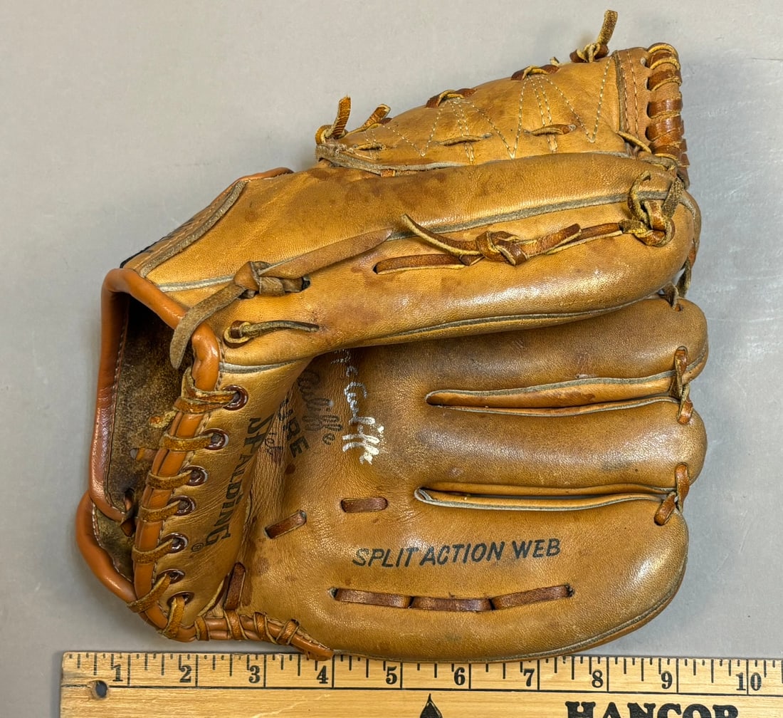 Dick McAuliffe Signed Spalding Player Model Glove - 9