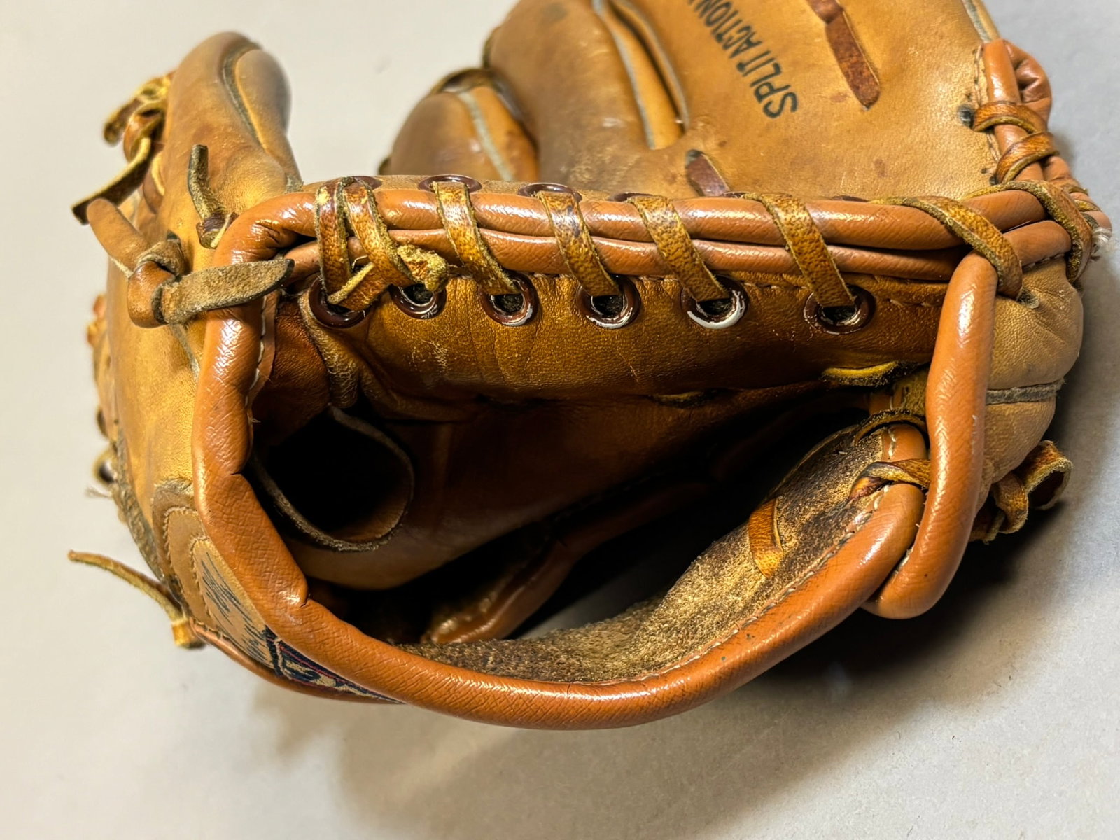 Dick McAuliffe Signed Spalding Player Model Glove - 8