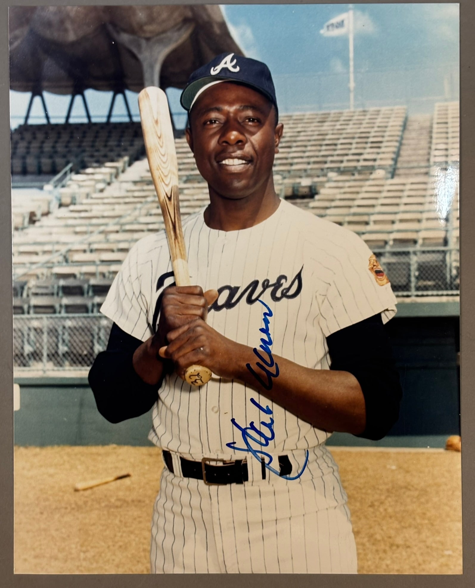 Atlanta Braves Hank Aaron Signed 8x10 Photograph (1 of 5)