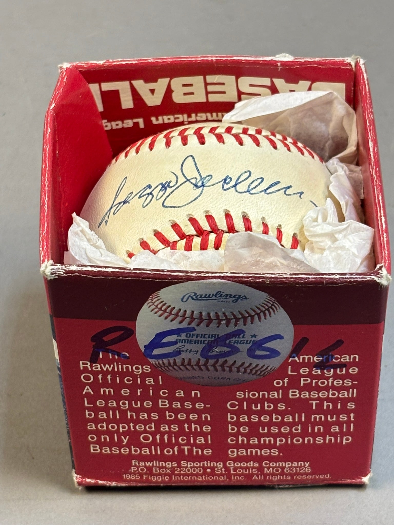 Reggie Jackson Single Signed Rawlings OAL Baseball - 2