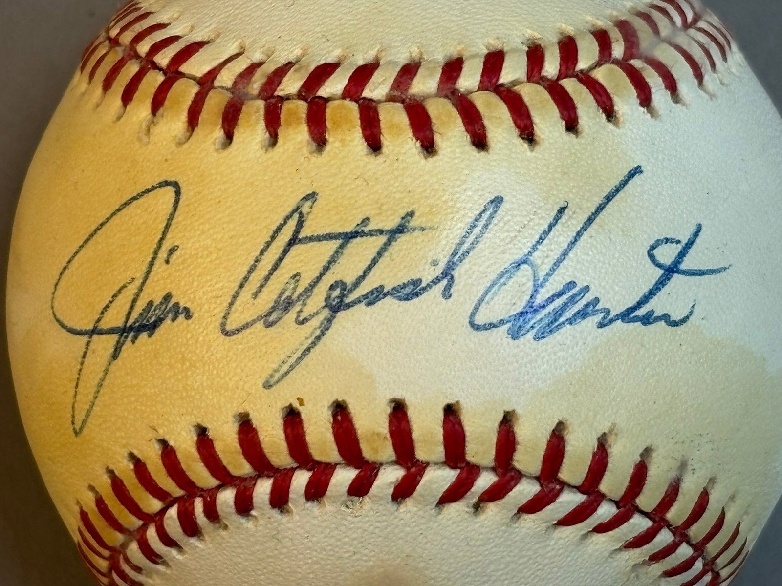 Jim Catfish Hunter Single Signed Rawlings Baseball: Great original single signed ball with Rawlings box.