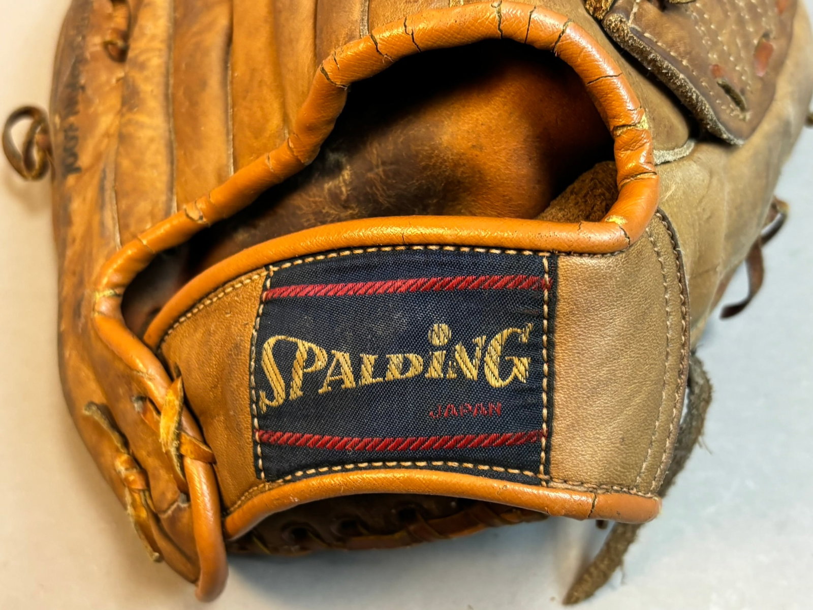 Dick McAuliffe Spalding Model Signed Baseball Mitt - 9