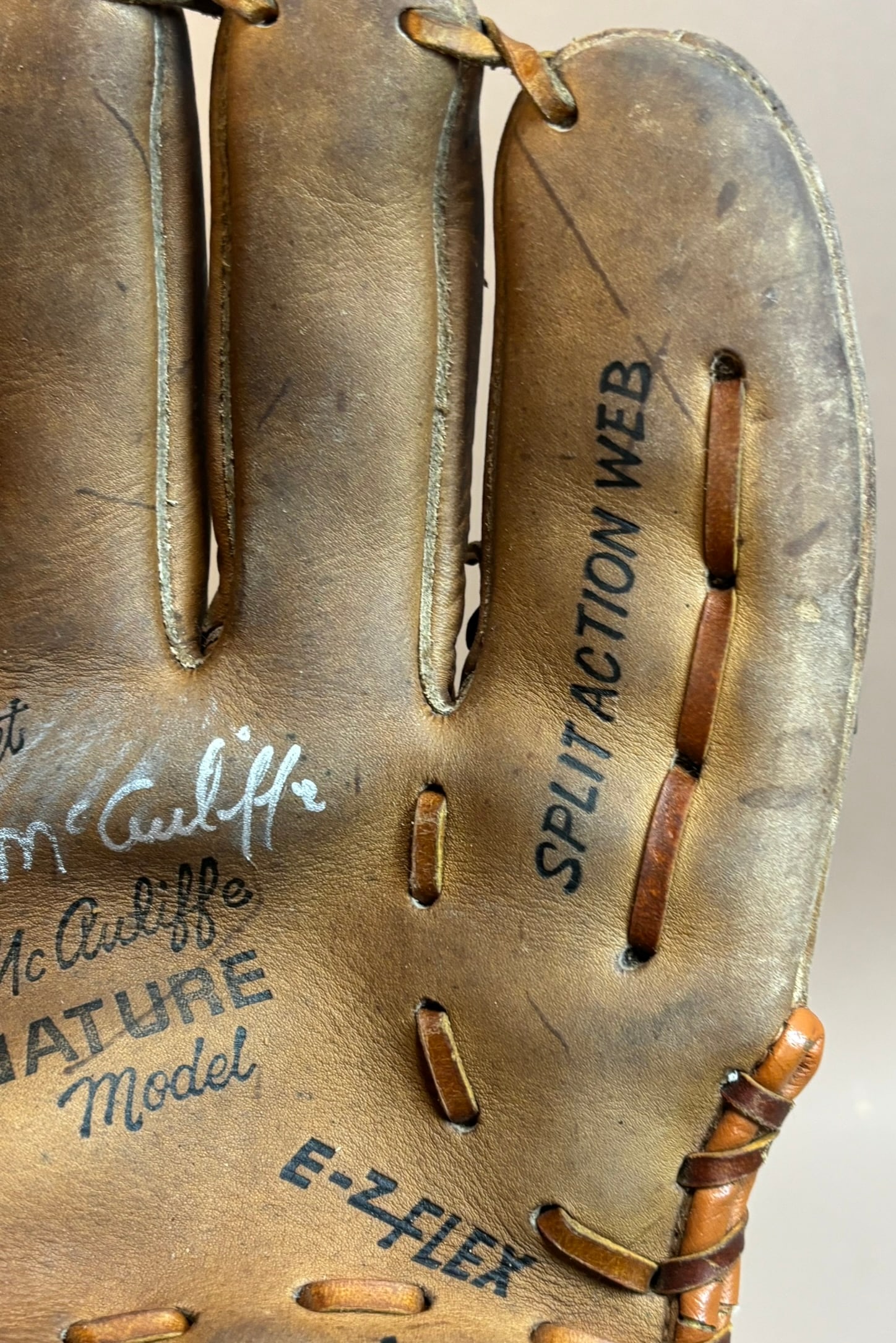 Dick McAuliffe Spalding Model Signed Baseball Mitt - 4