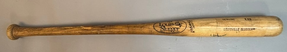 Hank Aaron Signed 33" Louisville Slugger 125 Bat (1 of 10)